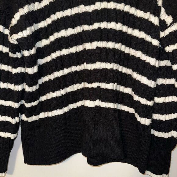 Philosophy Women’s Black White Stripe Cable Knit Sweater Size Medium NWT - Picture 2 of 10